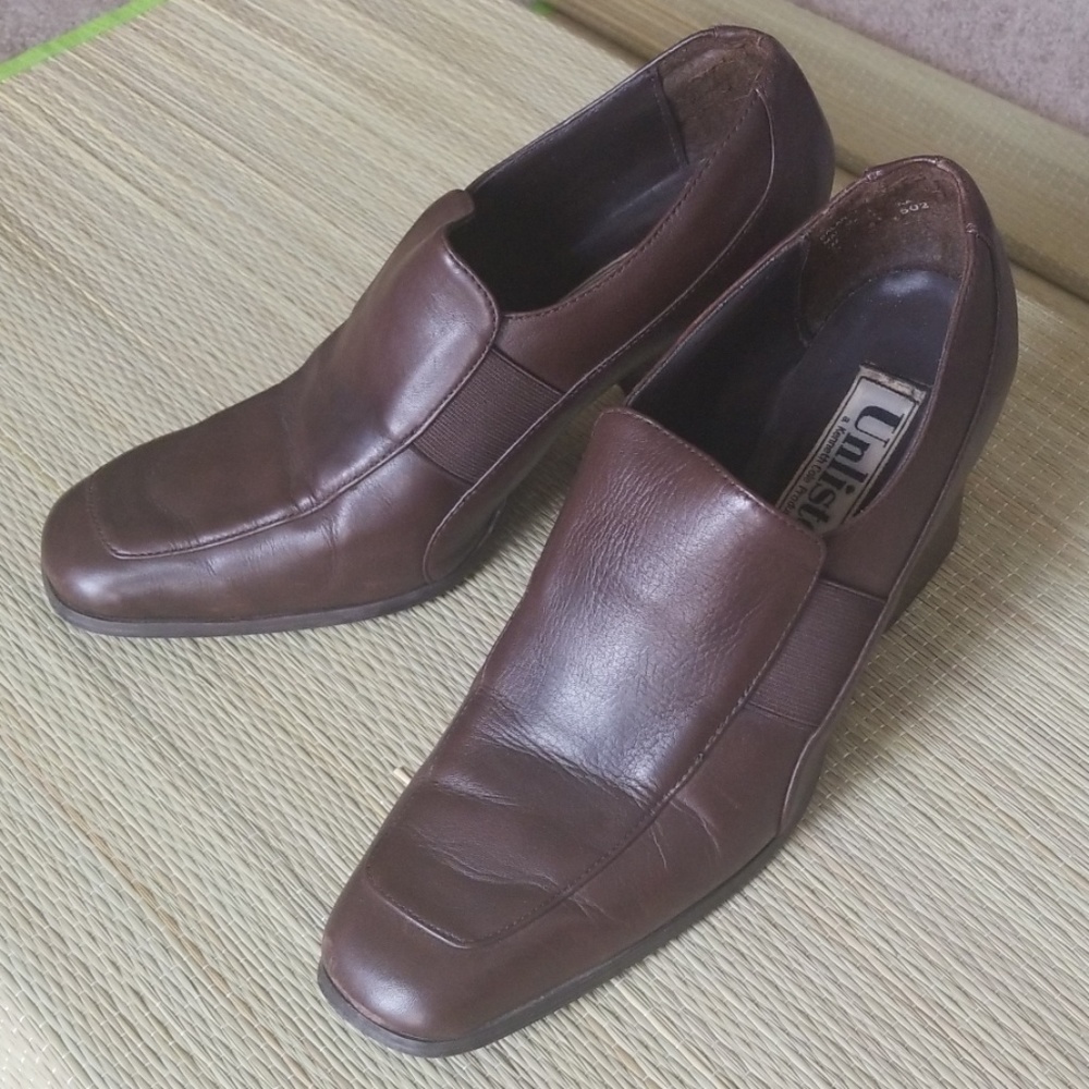 Brown Leather Classic Style Shoes